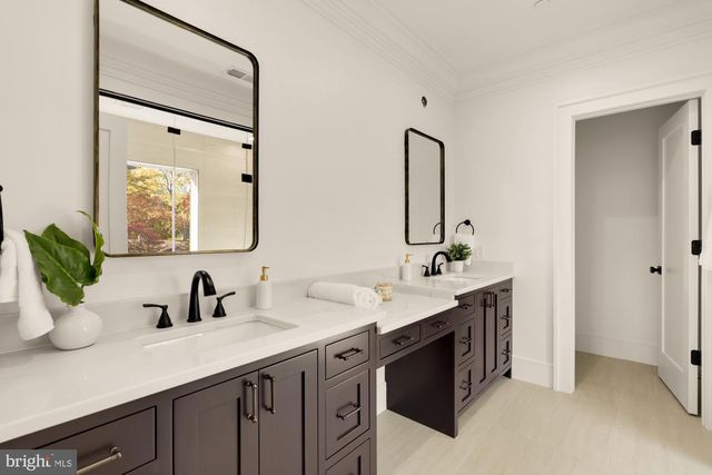 9105 SEVEN LOCKS RD, Bethesda, MD 20817