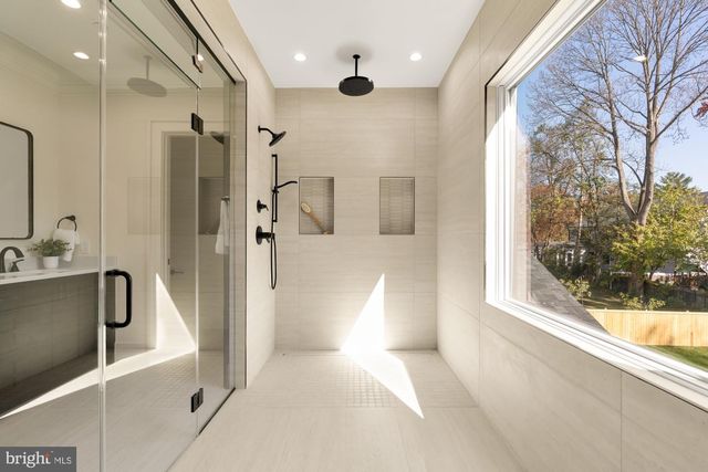 9105 SEVEN LOCKS RD, Bethesda, MD 20817