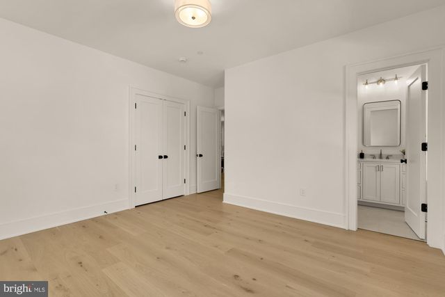 9105 SEVEN LOCKS RD, Bethesda, MD 20817