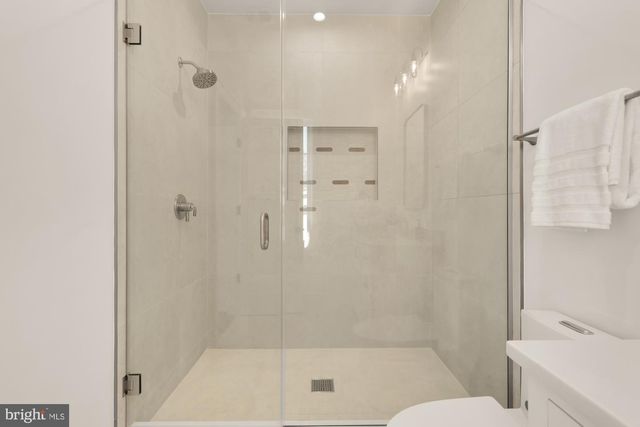 9105 SEVEN LOCKS RD, Bethesda, MD 20817