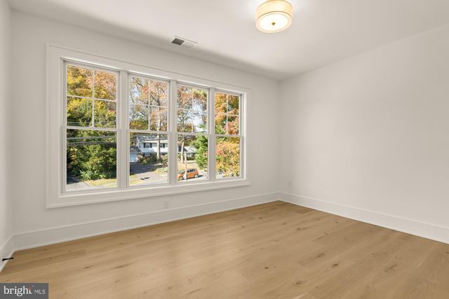 9105 SEVEN LOCKS RD, Bethesda, MD 20817