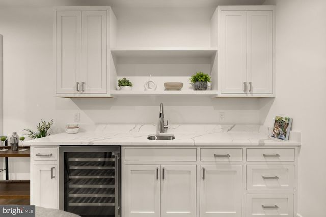 9105 SEVEN LOCKS RD, Bethesda, MD 20817