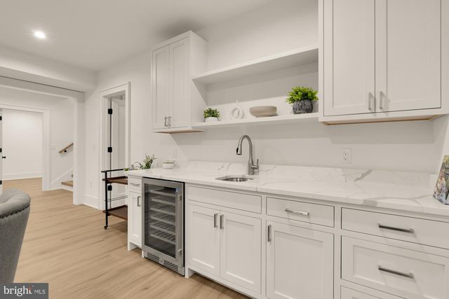 9105 SEVEN LOCKS RD, Bethesda, MD 20817