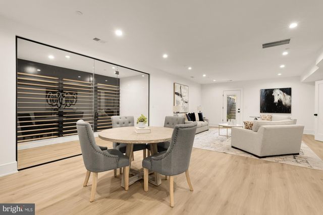 9105 SEVEN LOCKS RD, Bethesda, MD 20817