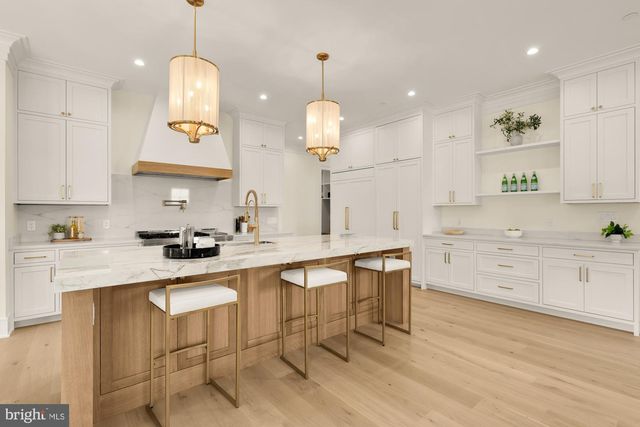 9105 SEVEN LOCKS RD, Bethesda, MD 20817