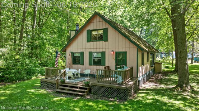 146 Algonac Road, Clay Township, MI 48001