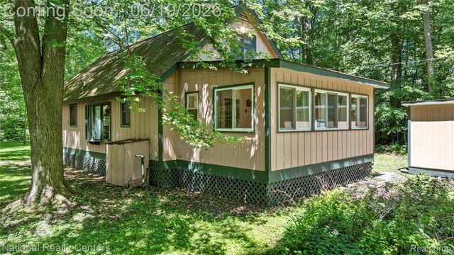 146 Algonac Road, Clay Township, MI 48001