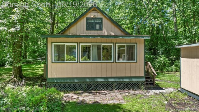146 Algonac Road, Clay Township, MI 48001