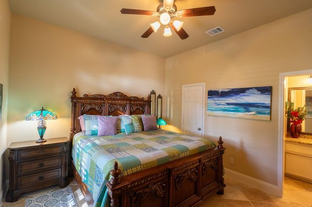 1012 Broad Bay Lane, League City, TX 77573