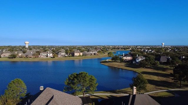 1012 Broad Bay Lane, League City, TX 77573