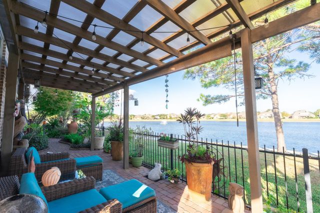 1012 Broad Bay Lane, League City, TX 77573