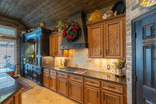 1012 Broad Bay Lane, League City, TX 77573