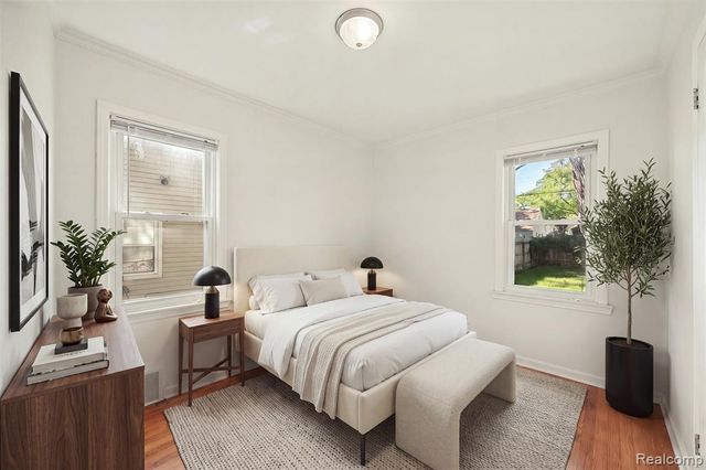 24351 Parklawn Street, Oak Park, MI 48237