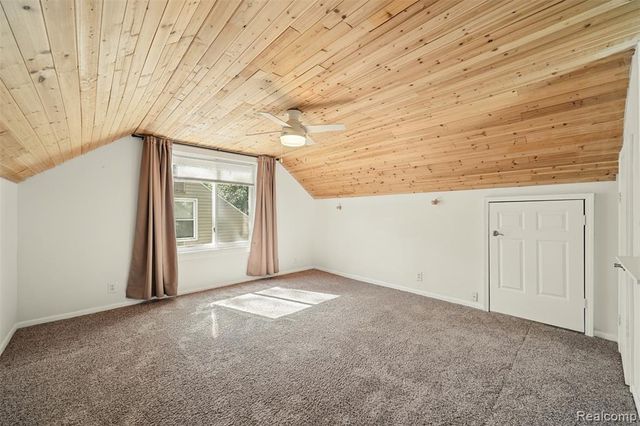 24351 Parklawn Street, Oak Park, MI 48237