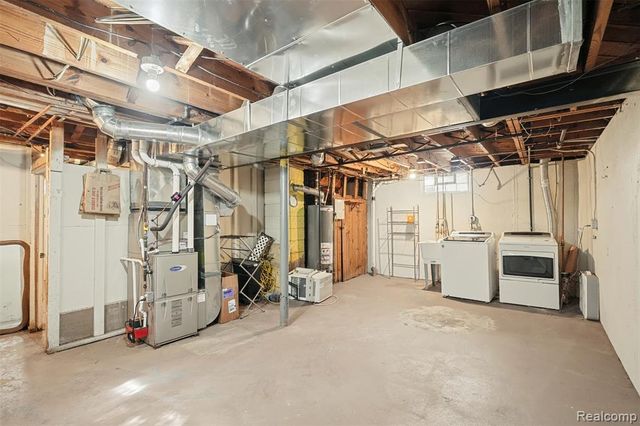 24351 Parklawn Street, Oak Park, MI 48237
