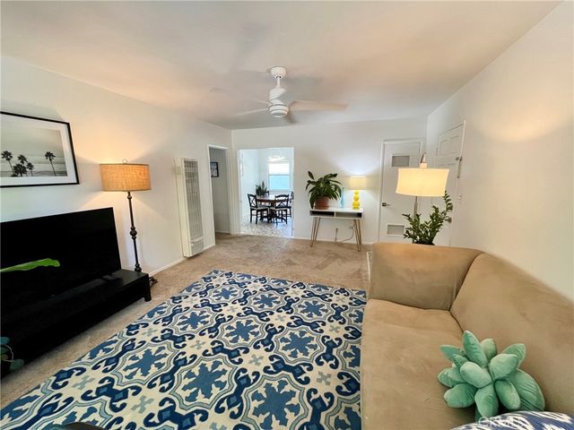 5829 Bowcroft 4, Los Angeles, CA 90016