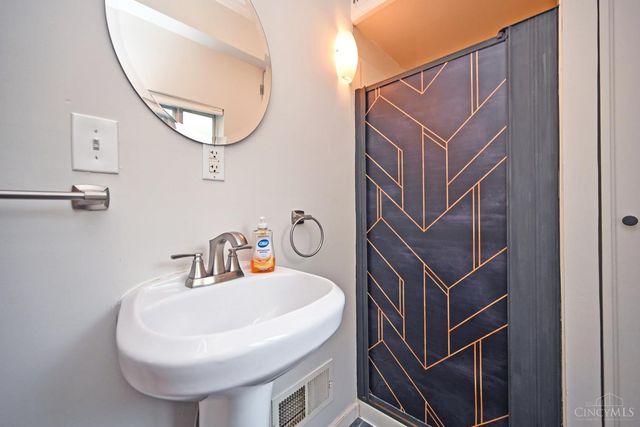 6434 Welton Street, Cincinnati, OH 45213