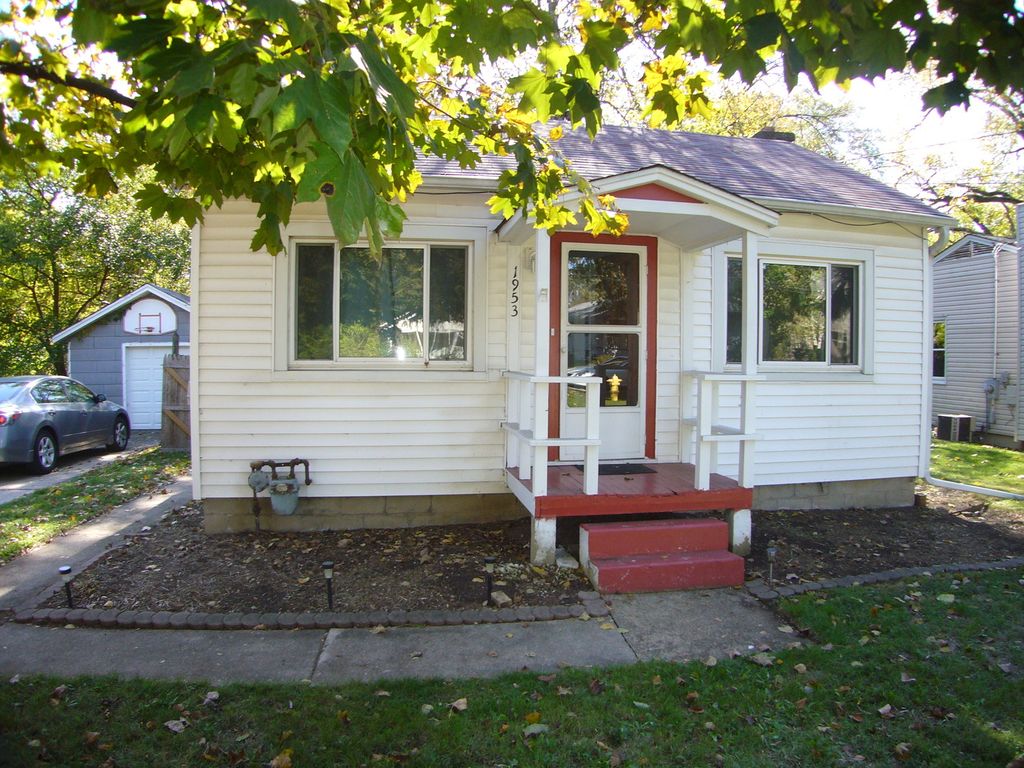 1953 Curtiss Street, Downers Grove, IL 60515