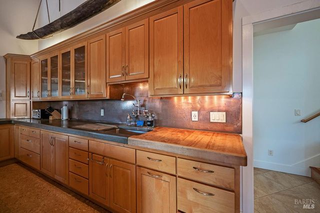 801 Samantha Ct, Healdsburg, CA 95448