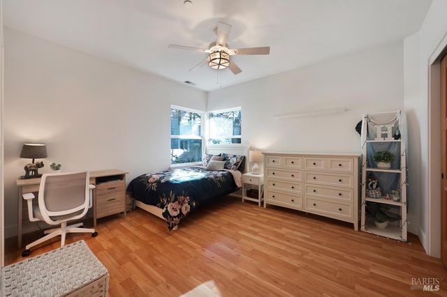 801 Samantha Ct, Healdsburg, CA 95448