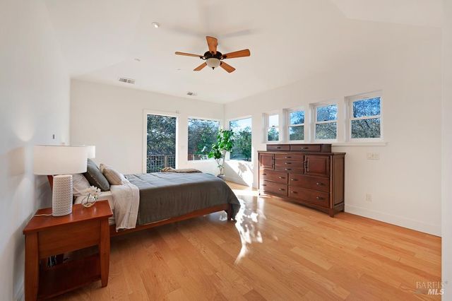 801 Samantha Ct, Healdsburg, CA 95448