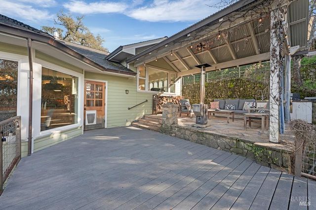 801 Samantha Ct, Healdsburg, CA 95448