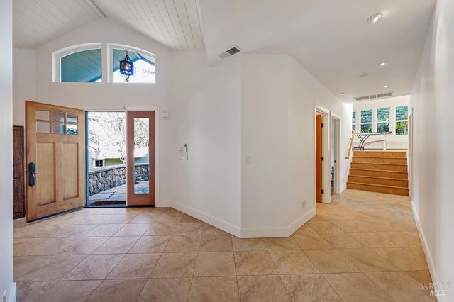 801 Samantha Ct, Healdsburg, CA 95448