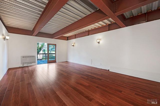 801 Samantha Ct, Healdsburg, CA 95448