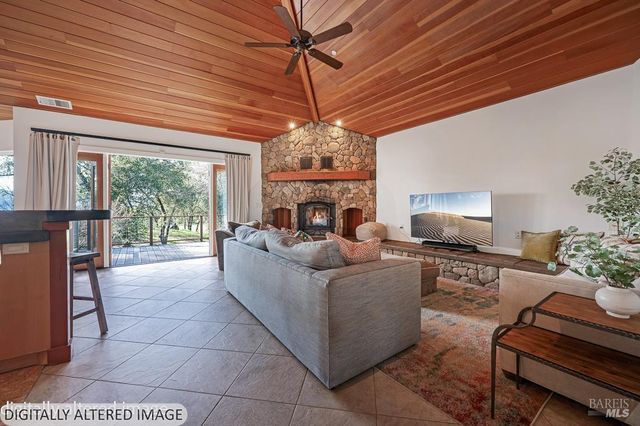 801 Samantha Ct, Healdsburg, CA 95448