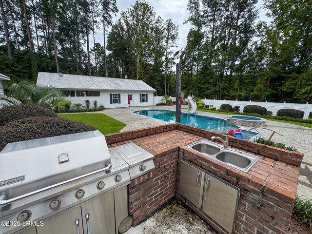 110 Woodland Avenue, Hampton, SC 29924