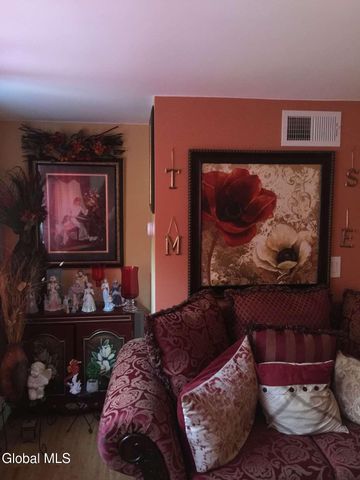 40 Northampton Road, Amsterdam, NY 12010