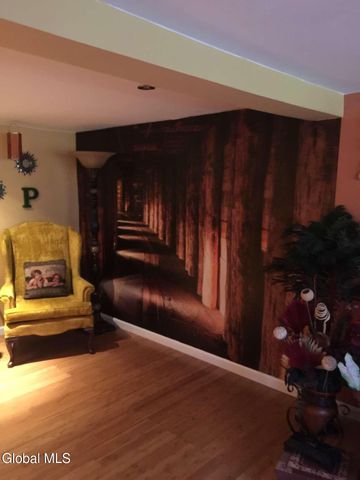 40 Northampton Road, Amsterdam, NY 12010