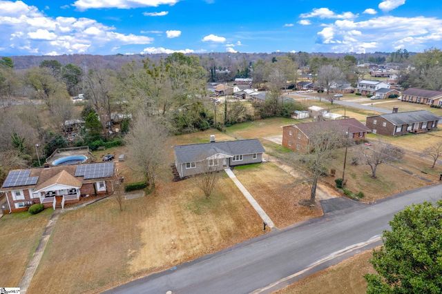 589 Andre Lane, Spartanburg, SC 29301