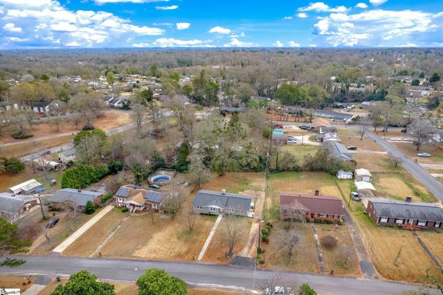 589 Andre Lane, Spartanburg, SC 29301