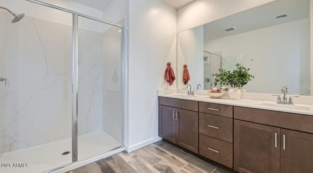 8302 E PETERSON Avenue, Mesa, AZ 85212