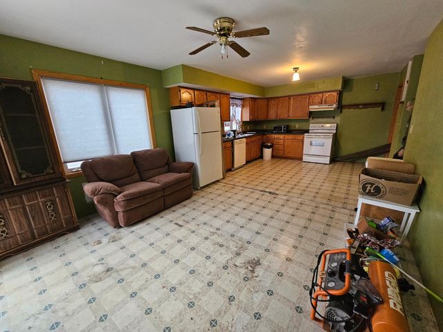 1061 1st Street N, Casselton, ND 58012