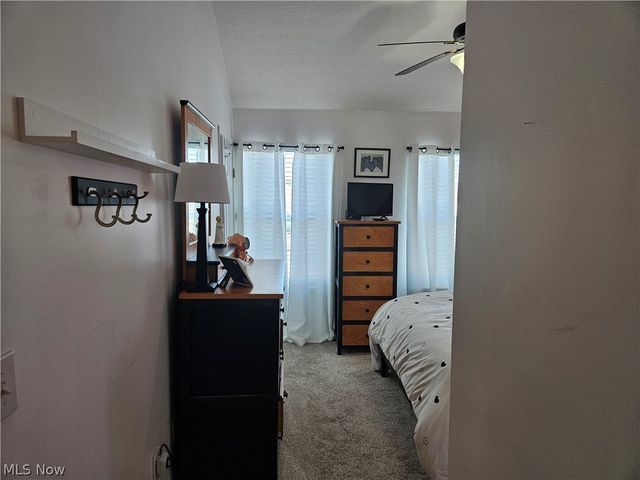 988 Hartford Village Boulevard, Columbus, OH 43228