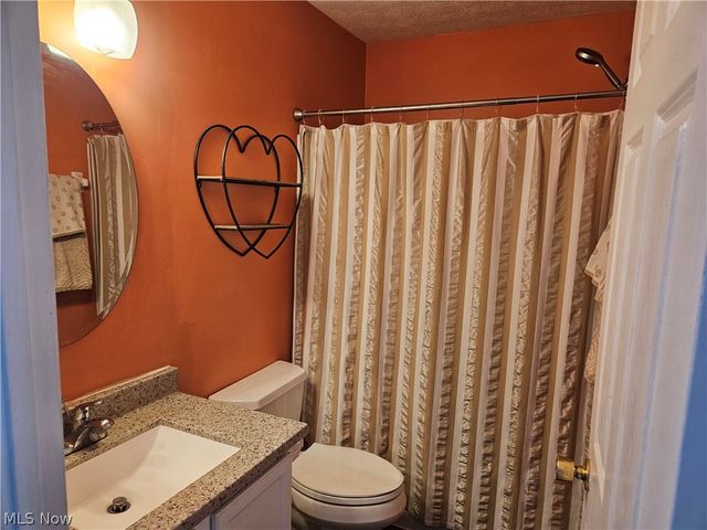 988 Hartford Village Boulevard, Columbus, OH 43228