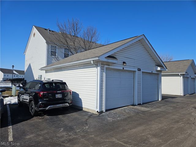 988 Hartford Village Boulevard, Columbus, OH 43228