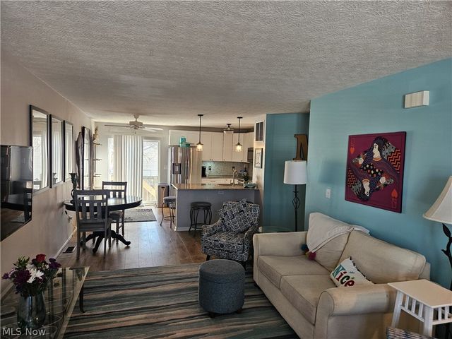 988 Hartford Village Boulevard, Columbus, OH 43228