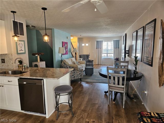 988 Hartford Village Boulevard, Columbus, OH 43228