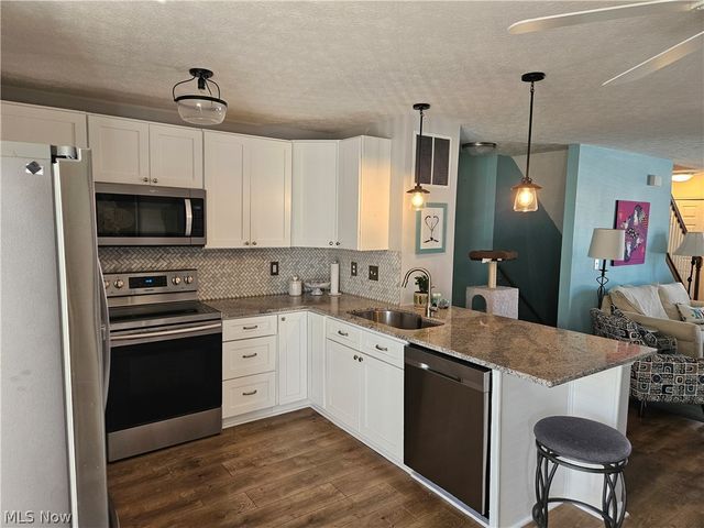 988 Hartford Village Boulevard, Columbus, OH 43228