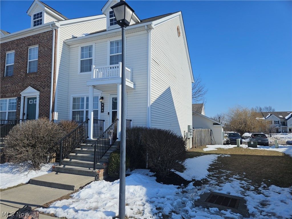 988 Hartford Village Boulevard, Columbus, OH 43228