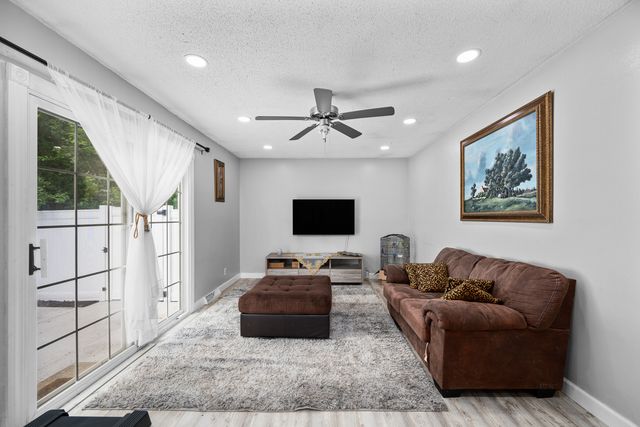 3876 18th Street, Bettendorf, IA 52722