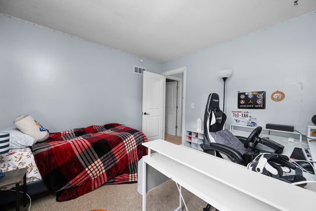 3876 18th Street, Bettendorf, IA 52722