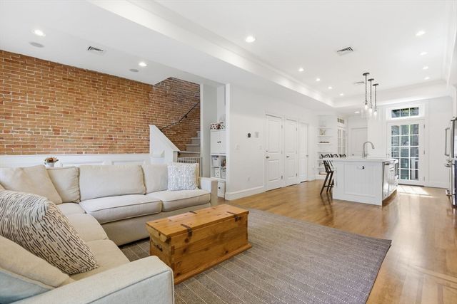 7 Mystic Street 2, Boston, MA 02129