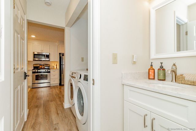 27 Deer Run Trail, Manchester, CT 06042