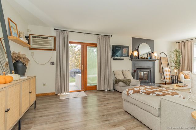 27 Deer Run Trail, Manchester, CT 06042