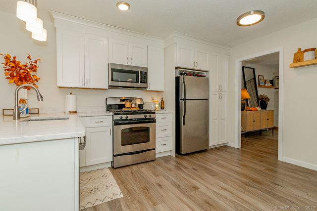 27 Deer Run Trail, Manchester, CT 06042