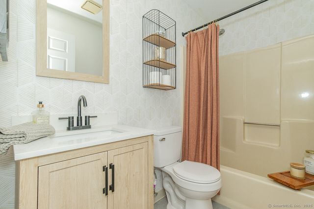 27 Deer Run Trail, Manchester, CT 06042